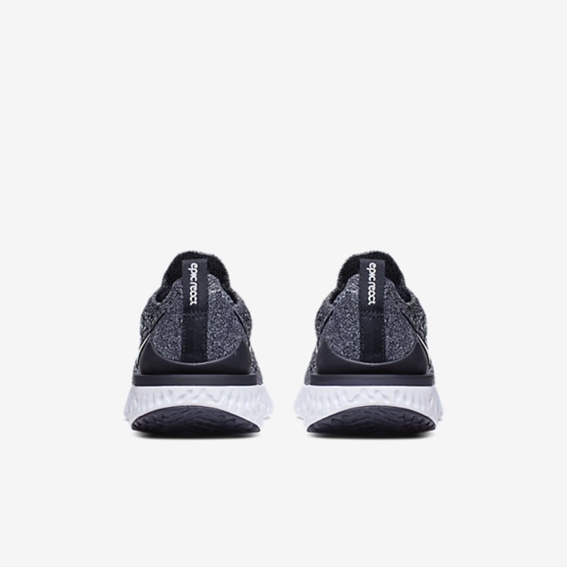 Nike Epic React フライニット 2 キッズ ランニングシューズ 黒 | HR4596-548