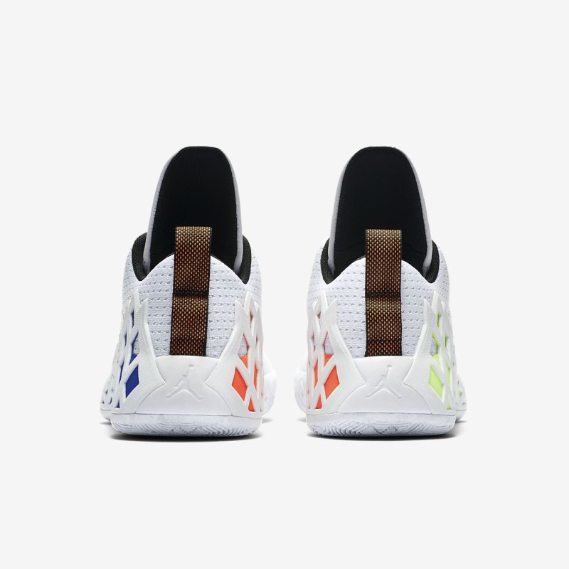 Nike Jordan Jumpman ダイヤモンド ロー メンズ ジョーダンシューズ 白 | TN0065-637
