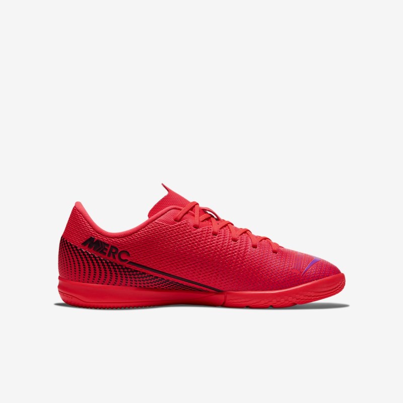 Nike Jr. マーキュリアル Vapor 13 Academy IC キッズ サッカーシューズ 赤 | XH8995-745