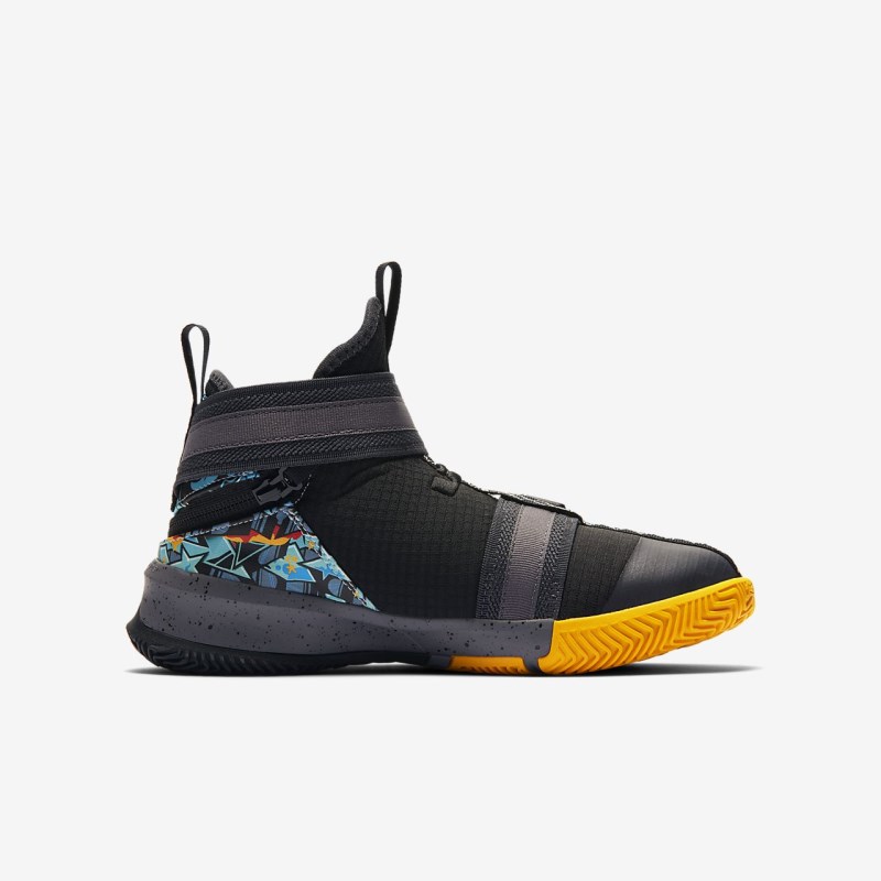 Nike LeBron ソルジャー 13 FlyEase キッズ バスケットシューズ 黒 | BH6674-913