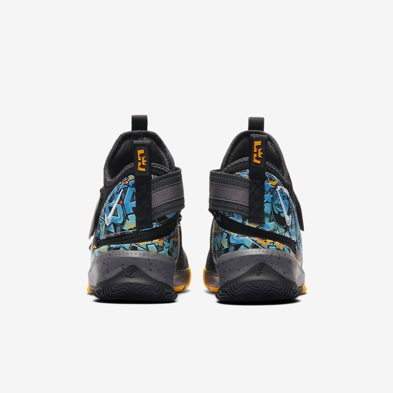 Nike LeBron ソルジャー 13 FlyEase キッズ バスケットシューズ 黒 | BH6674-913