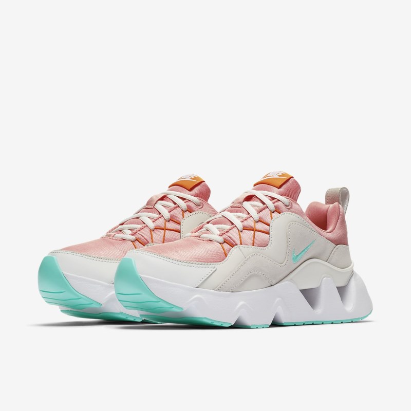 Nike RYZ 365 レディース スニーカー コーラル 色 | VZ8105-525