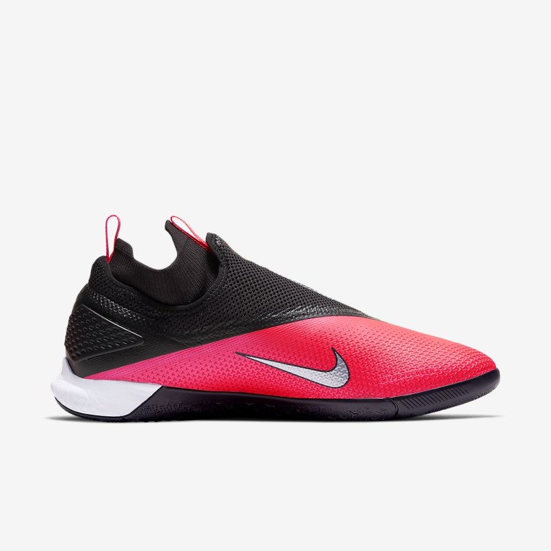 Nike React Phantom Vision 2 Pro Dynamic フィット IC レディース サッカーシューズ 赤 | QA0174-214