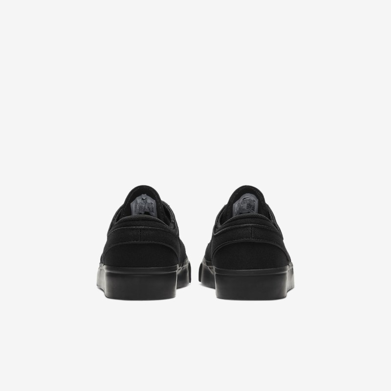 Nike SB Stefan Janoski キッズ スケシュー 黒 | GG6679-270