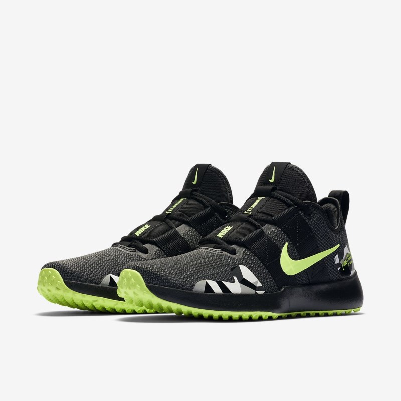 Nike Varsity Compete TR 2 メンズ ウォーキングシューズ 黒 | HU0285-565