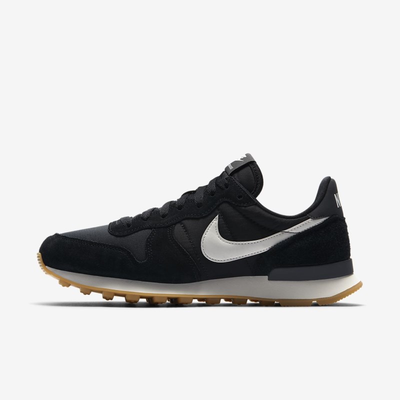 Nike インターナショナリスト レディース スニーカー 黒 | QV9871-057