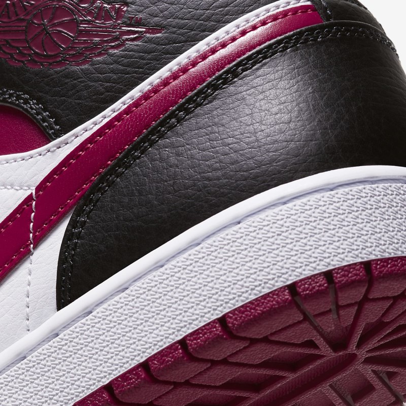Nike エア Jordan 1 ミッドカット メンズ ジョーダンシューズ 黒 | EY8833-262