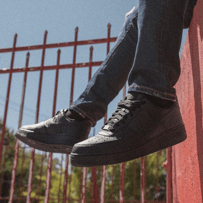Nike エア フォース 1 '07 メンズ スニーカー 黒 | YM1589-823