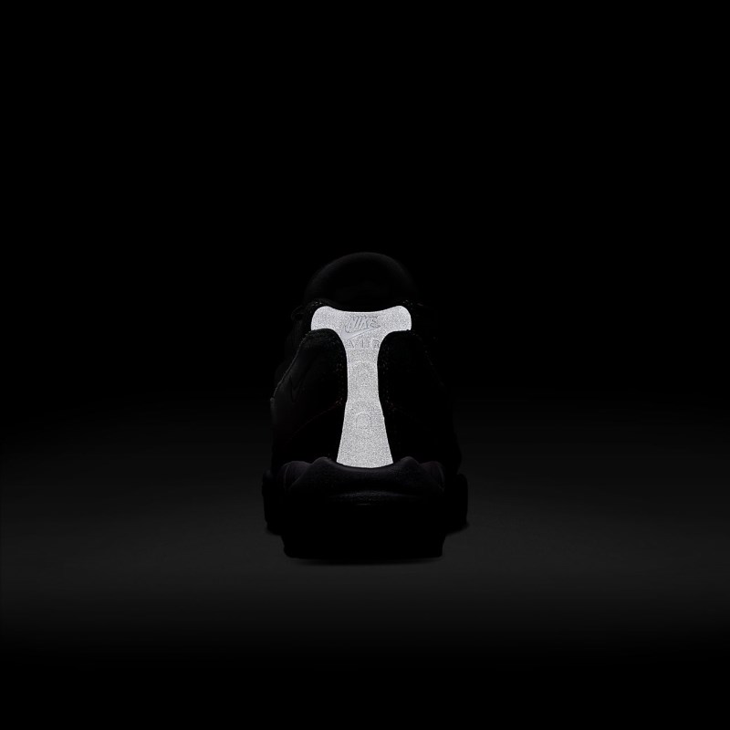 Nike エア マックス 95 Essential レディース スニーカー 黒 | FX8442-539