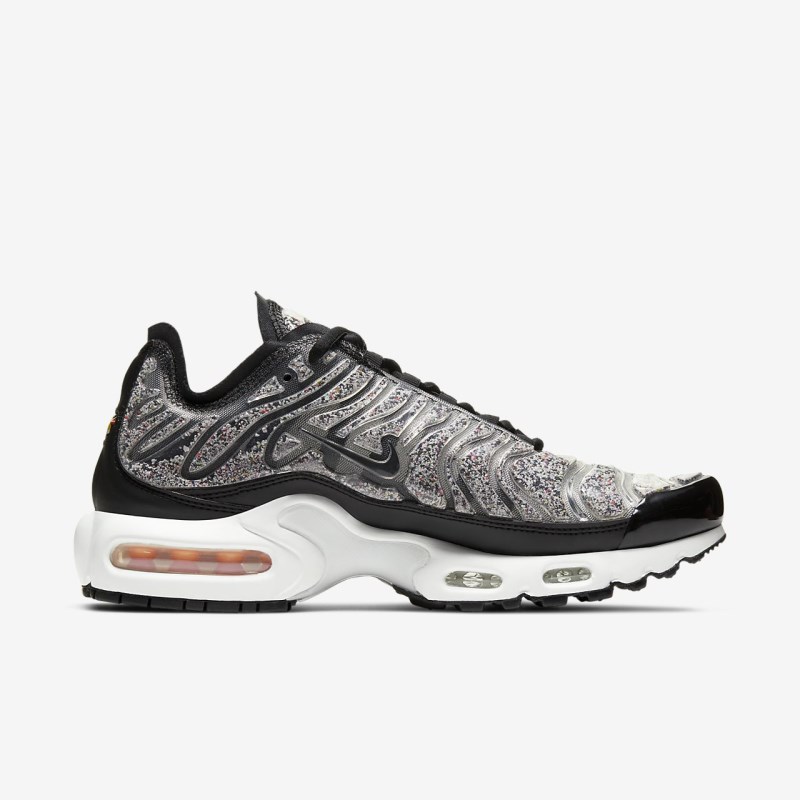 Nike エア マックス プラス LX レディース スニーカー 黒 | RZ0632-053