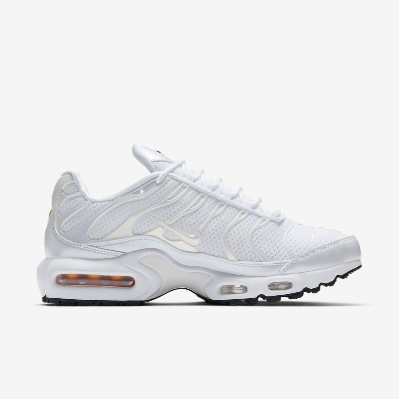 Nike エア マックス プラス プレミアム レディース スニーカー 白 | VZ1748-890