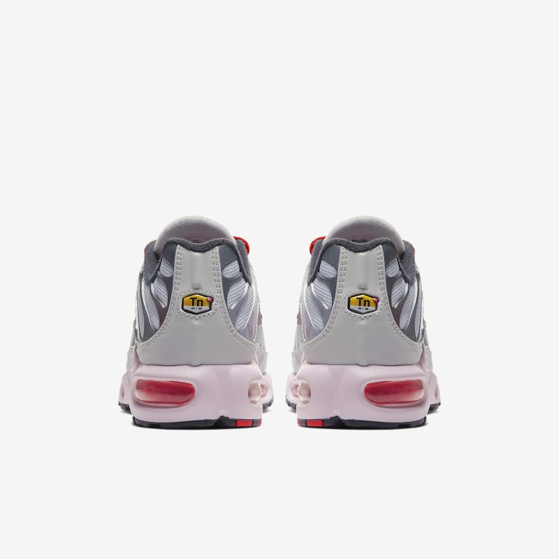 Nike エア マックス プラス レディース スニーカー シルバー | DA8386-200