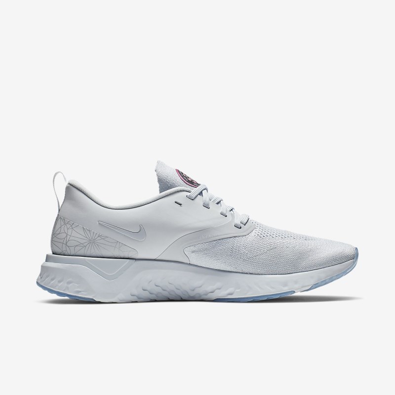 Nike オデッセイ React フライニット 2 メンズ ランニングシューズ 白 | YX8243-990