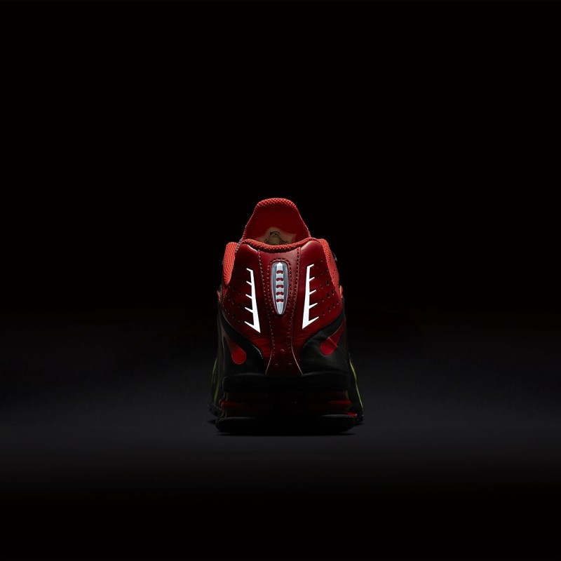 Nike ショックス R4 ネイマール Jr. レディース スニーカー 黒 | UK0255-917