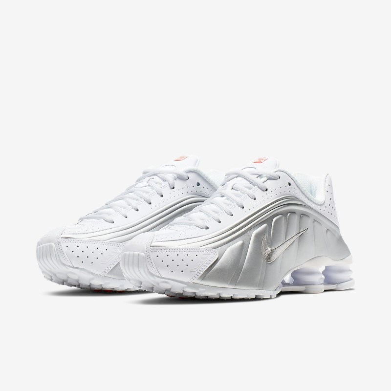 Nike ショックス R4 メンズ スニーカー 白 | AA1472-257