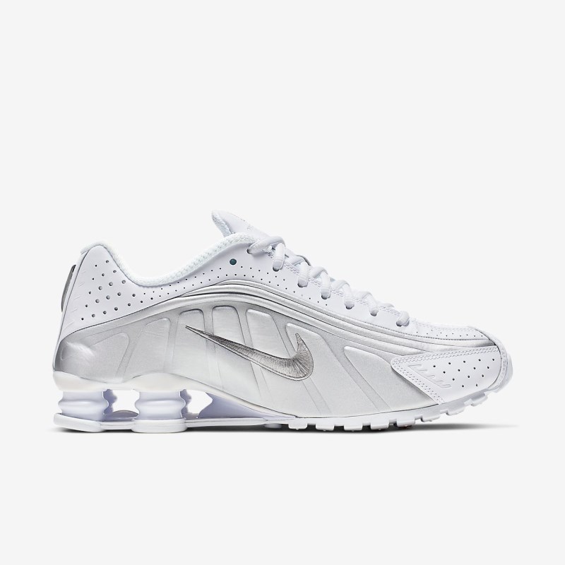 Nike ショックス R4 メンズ スニーカー 白 | AA1472-257