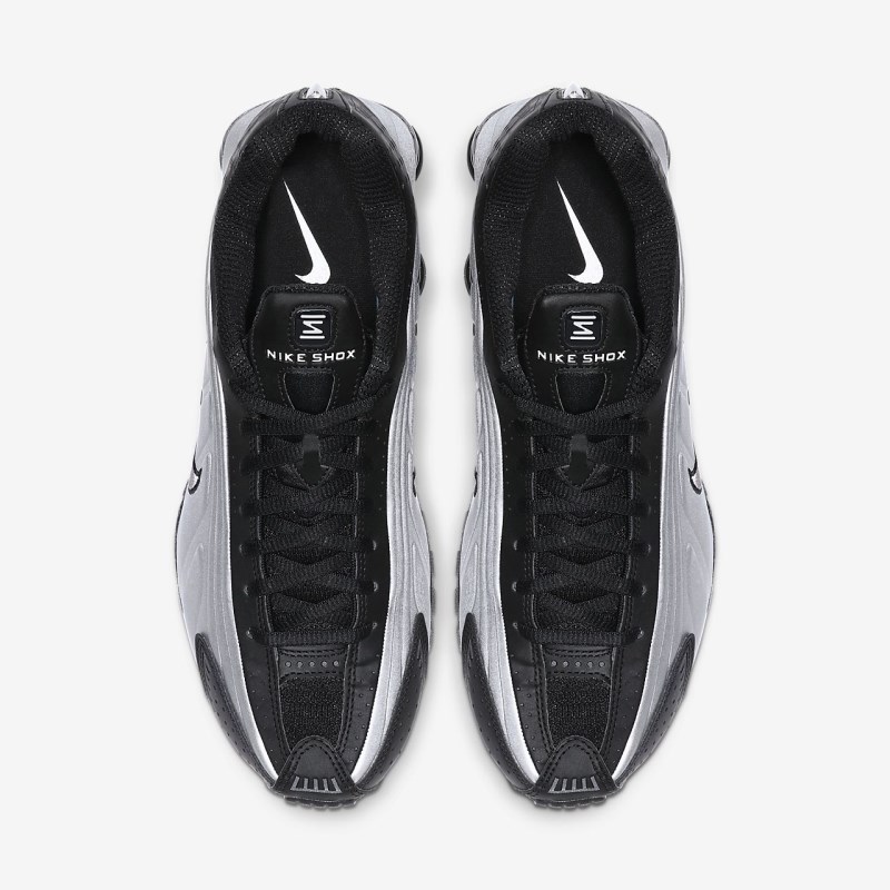 Nike ショックス R4 メンズ スニーカー 黒 | OV2275-351