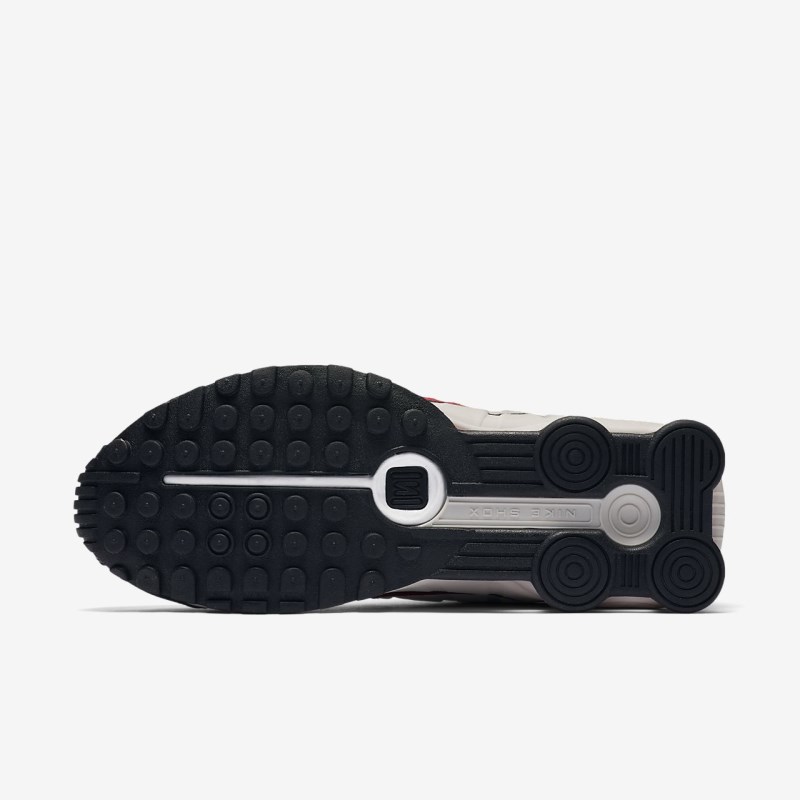 Nike ショックス R4 メンズ スニーカー 黒 | TG6387-051