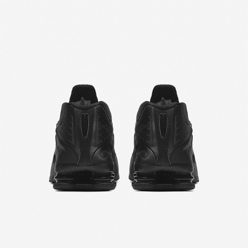 Nike ショックス R4 メンズ スニーカー 黒 | VG3071-365