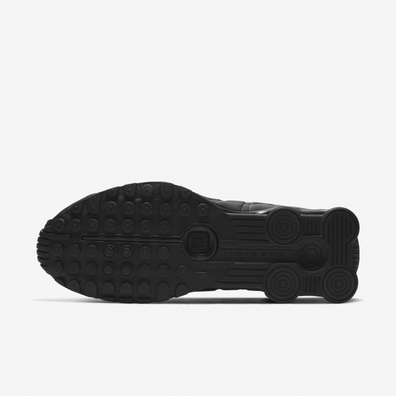 Nike ショックス R4 メンズ スニーカー 黒 | VG3071-365
