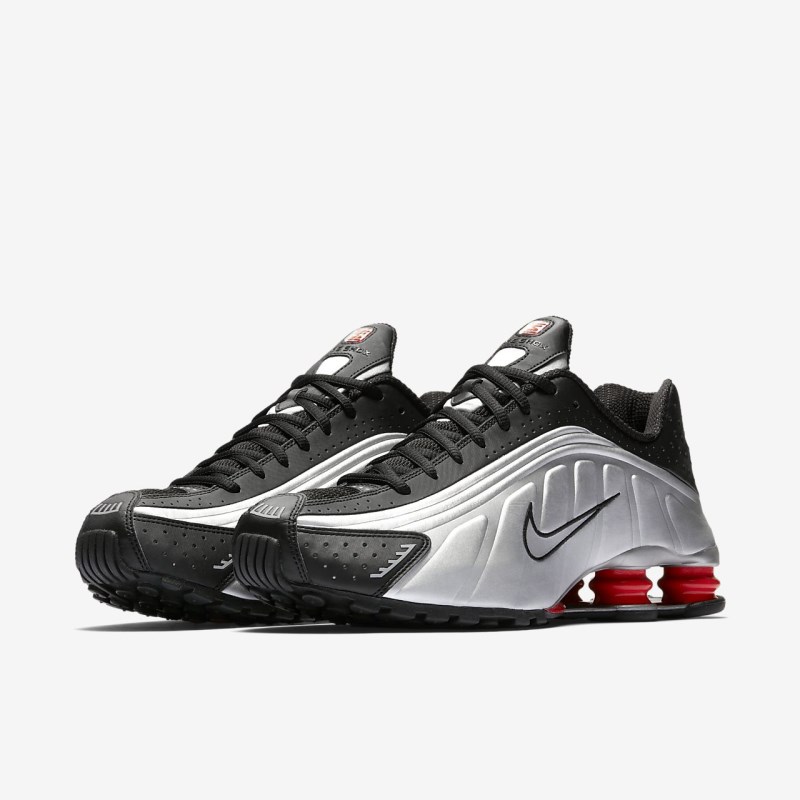 Nike ショックス R4 レディース スニーカー 黒 | MM7023-166