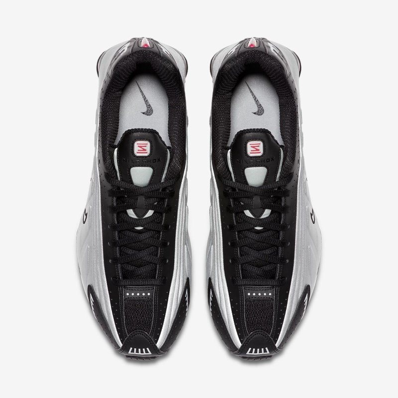 Nike ショックス R4 レディース スニーカー 黒 | MM7023-166