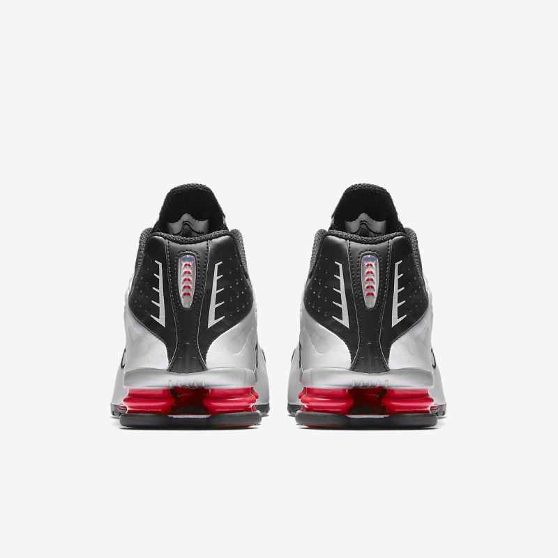Nike ショックス R4 レディース スニーカー 黒 | MM7023-166