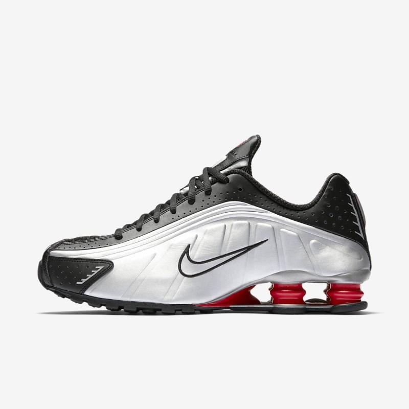 Nike ショックス R4 レディース スニーカー 黒 | MM7023-166
