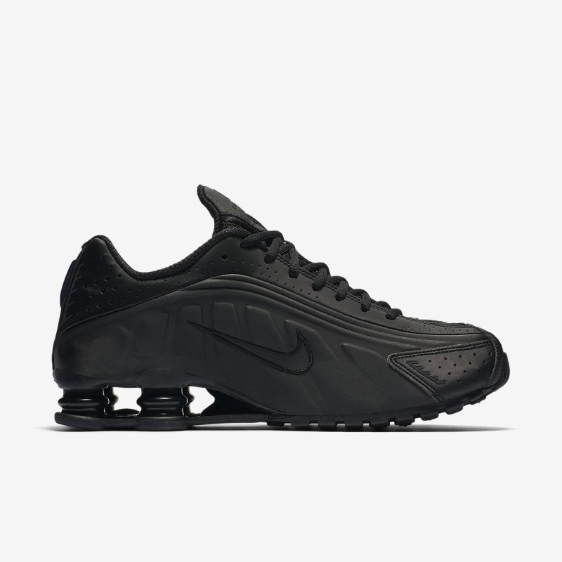 Nike ショックス R4 レディース スニーカー 黒 | VM3220-215