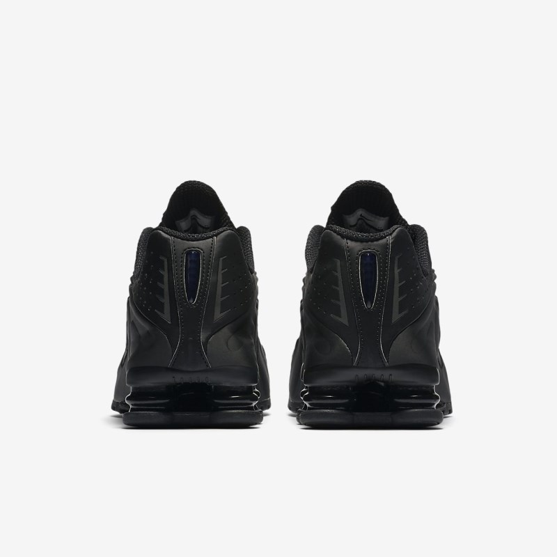 Nike ショックス R4 レディース スニーカー 黒 | VM3220-215