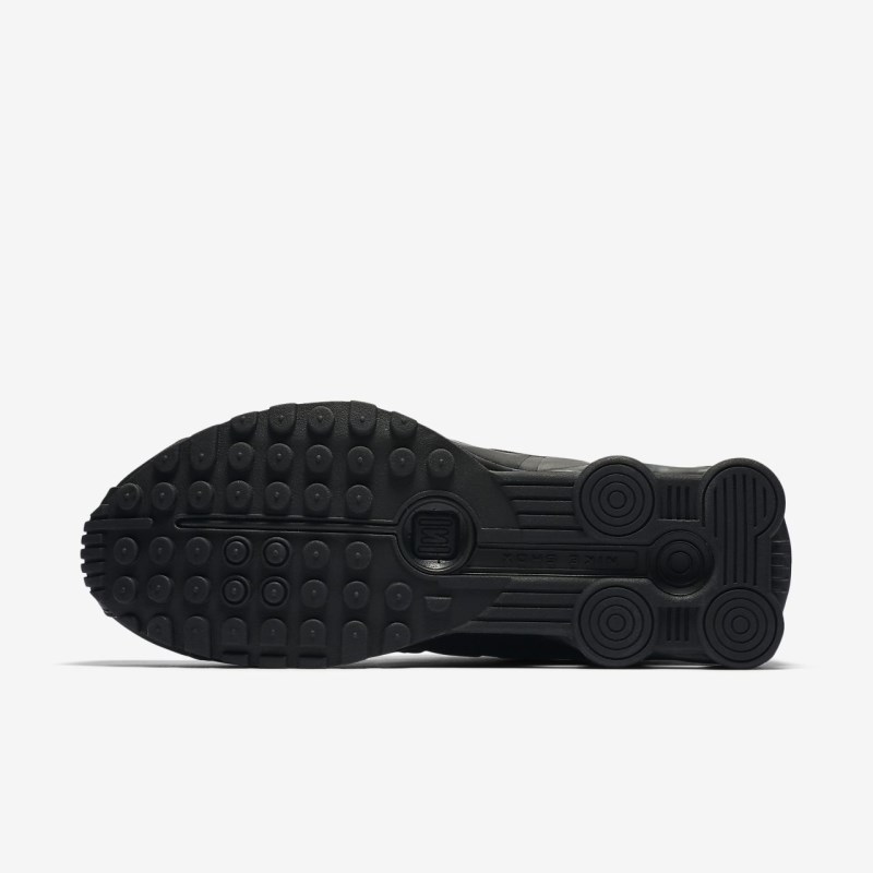 Nike ショックス R4 レディース スニーカー 黒 | VM3220-215
