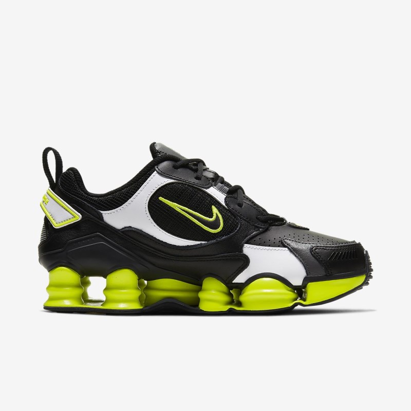 Nike ショックス TL Nova レディース スニーカー 黒 | ES7550-504