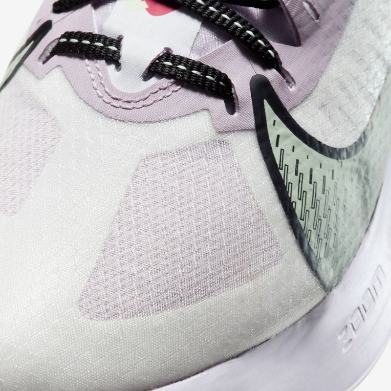 Nike ズーム Gravity レディース ランニングシューズ 白 | WN3168-705