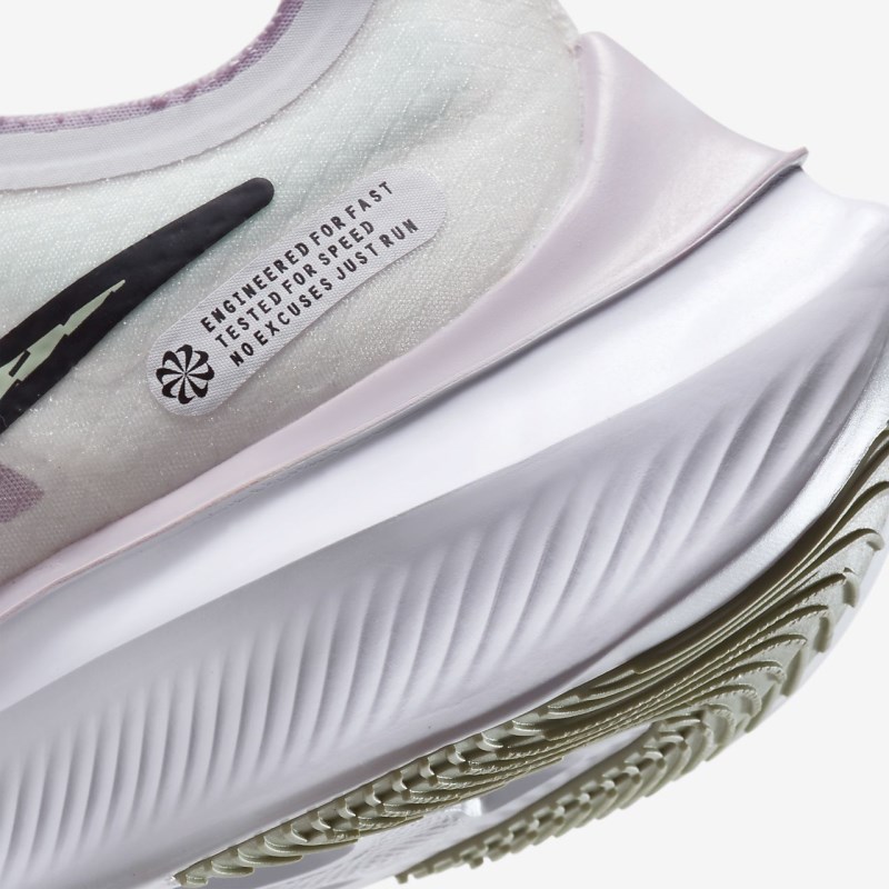 Nike ズーム Gravity レディース ランニングシューズ 白 | WN3168-705