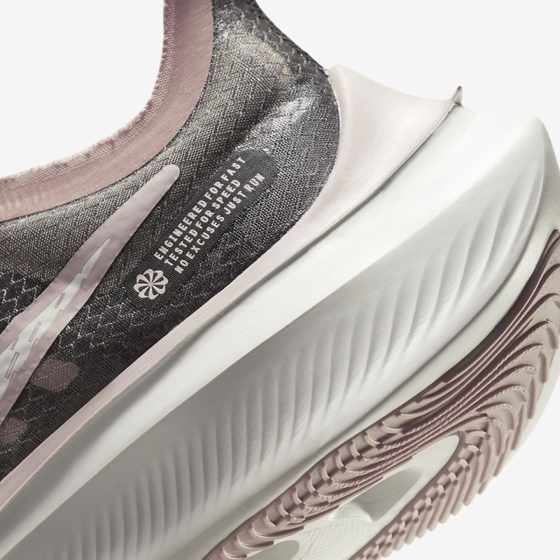 Nike ズーム Gravity レディース ランニングシューズ 黒 | PK1647-769