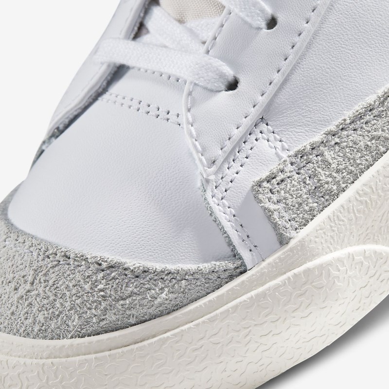 Nike ブレザー ミッドカット '77 Vintage レディース スニーカー 白 | LE7007-367