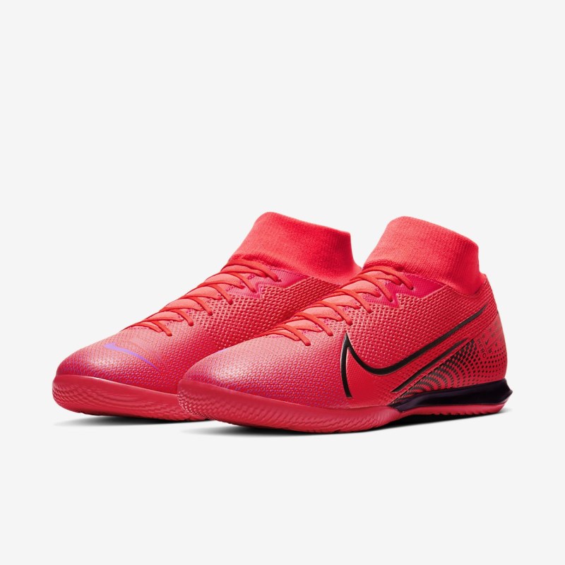 Nike マーキュリアル Superfly 7 Academy IC レディース サッカーシューズ 赤 | IG4542-912