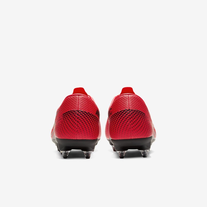 Nike マーキュリアル Vapor 13 Academy SG-PRO Anti-Clog Traction レディース サッカーシューズ 赤 | FV7066-533