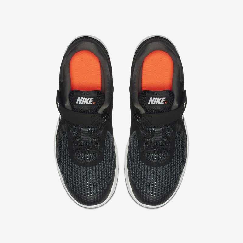Nike レボリューション 4 FlyEase キッズ ランニングシューズ 黒 | XH2116-113
