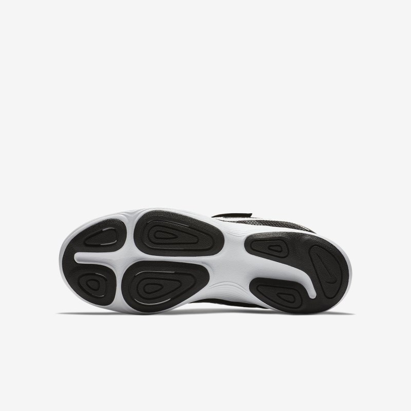 Nike レボリューション 4 FlyEase キッズ ランニングシューズ 黒 | XH2116-113