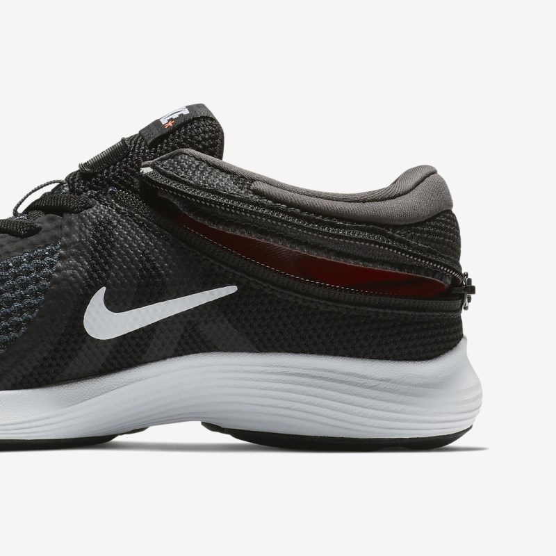 Nike レボリューション 4 FlyEase キッズ ランニングシューズ 黒 | XH2116-113