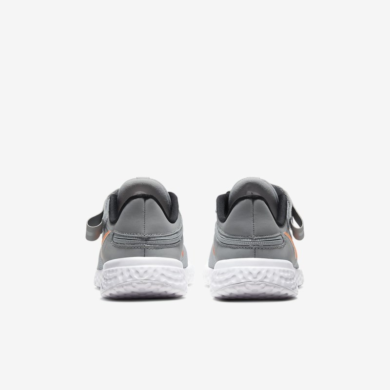 Nike レボリューション 5 FlyEase キッズ ランニングシューズ ライトグレー | IK6001-570