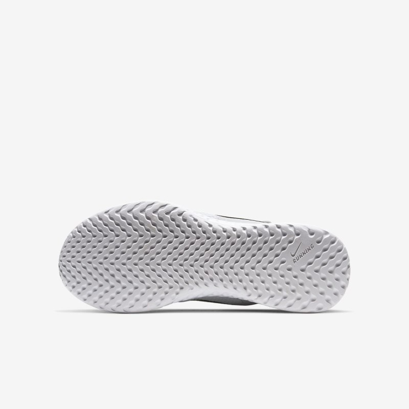 Nike レボリューション 5 FlyEase キッズ ランニングシューズ 白 | WQ9662-619