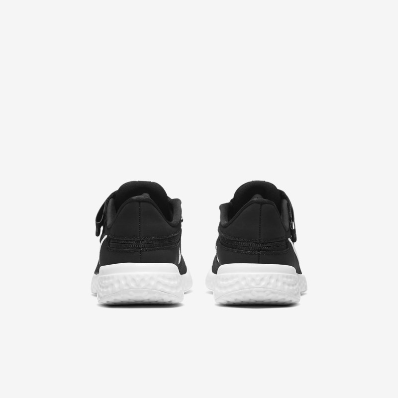 Nike レボリューション 5 FlyEase キッズ ランニングシューズ 黒 | QY1390-585