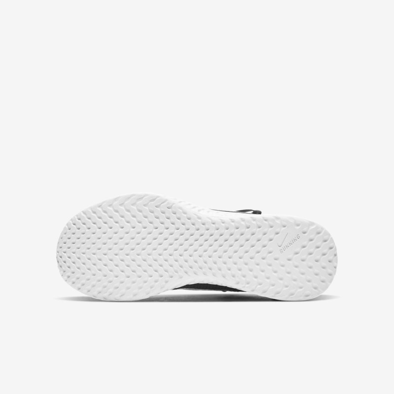Nike レボリューション 5 FlyEase キッズ ランニングシューズ 黒 | QY1390-585