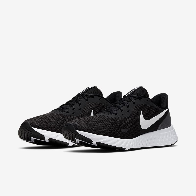 Nike レボリューション 5 メンズ ランニングシューズ 黒 | UH6964-477