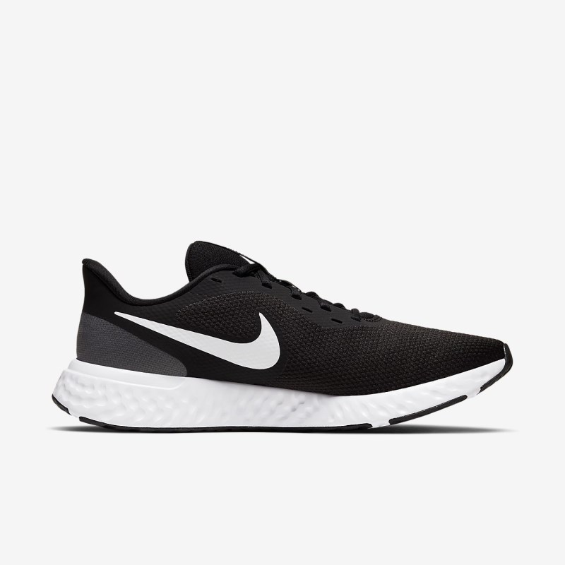 Nike レボリューション 5 メンズ ランニングシューズ 黒 | UH6964-477