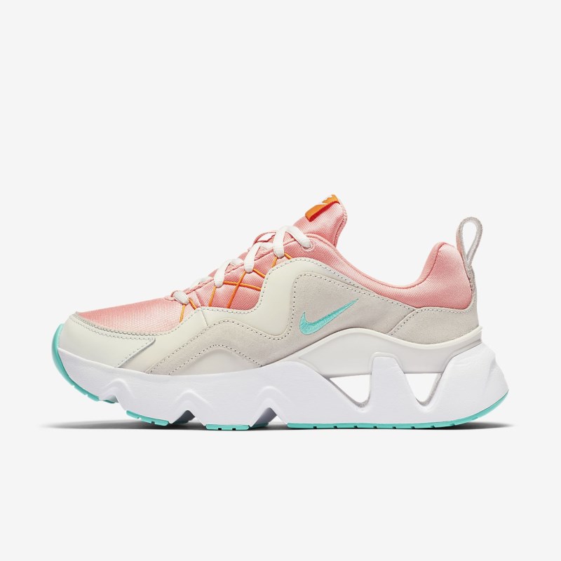 Nike RYZ 365 レディース スニーカー コーラル 色 | VZ8105-525