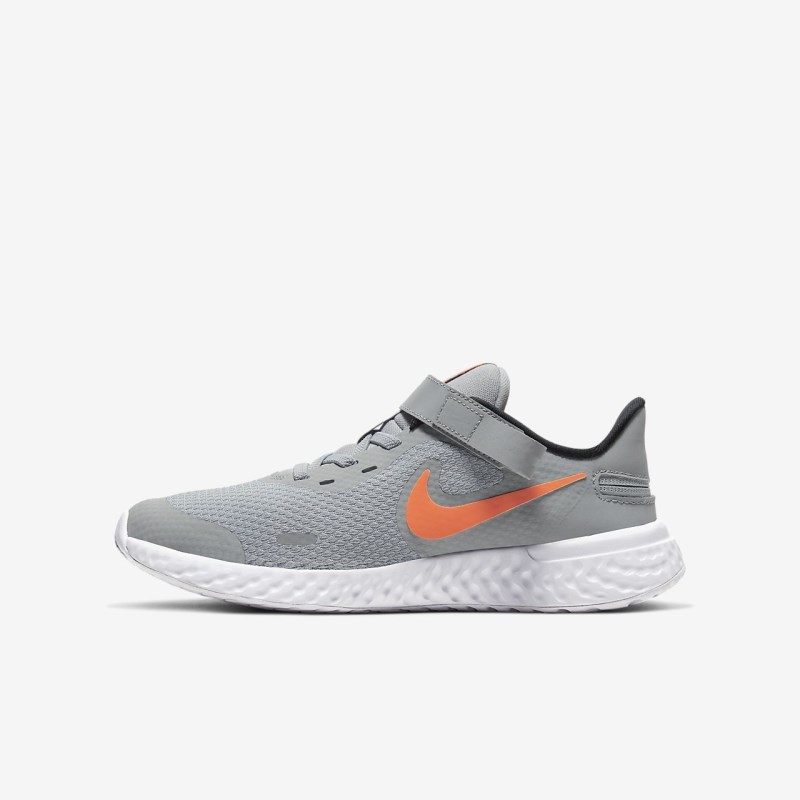 Nike レボリューション 5 FlyEase キッズ ランニングシューズ ライトグレー | IK6001-570