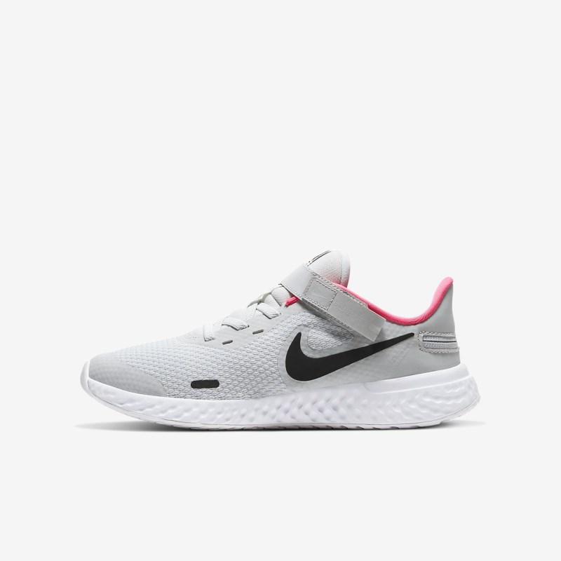Nike レボリューション 5 FlyEase キッズ ランニングシューズ 白 | WQ9662-619